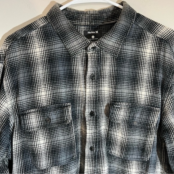 Hurley Cortez Men’s Size XL Regular Fit Long Sleeved Flannel Shirt - Picture 2 of 4